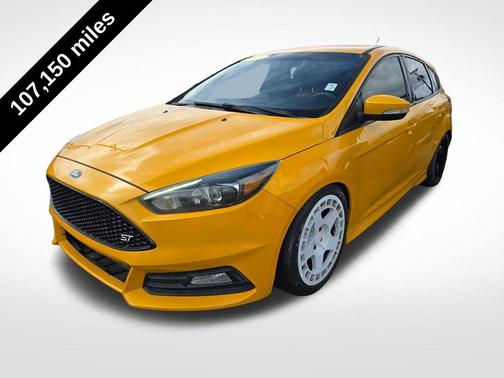 Tangerine 2016 Ford Focus ST Base