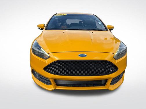 Tangerine 2016 Ford Focus ST Base
