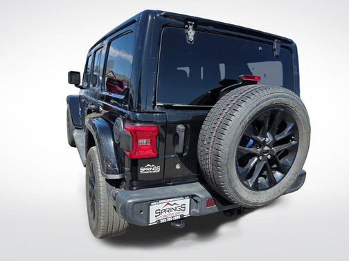 Black Clearcoat 2018 Jeep Wrangler Unlimited Sahara