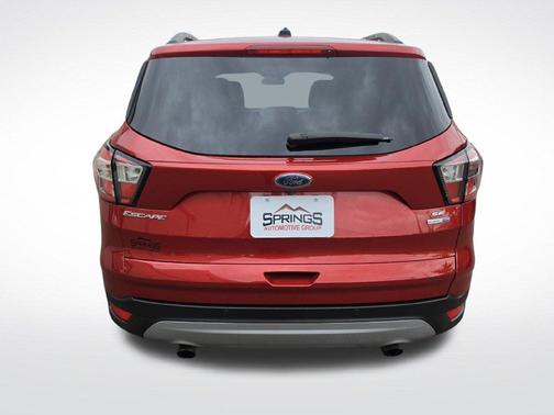 Ruby Red Metallic 2017 Ford Escape SE