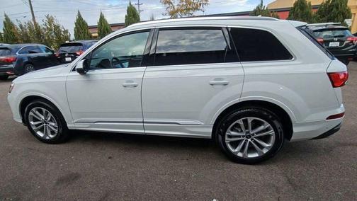 2025 Audi Q7 55 Premium Plus