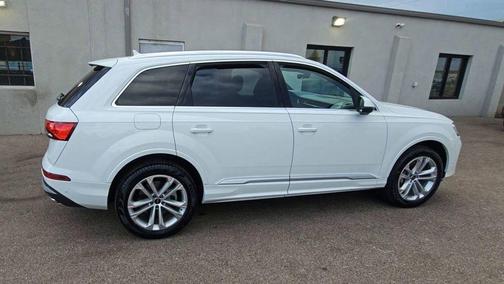 2025 Audi Q7 55 Premium Plus