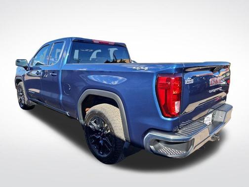 Blue 2023 GMC Sierra 1500 SLE