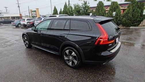 2020 Volvo V60 Cross Country T5