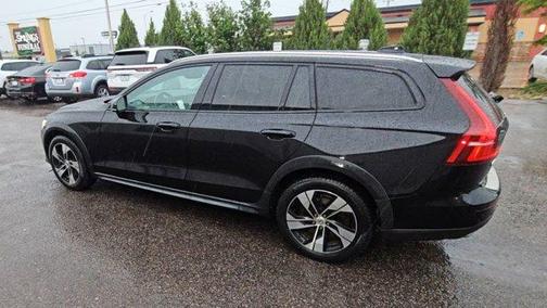 2020 Volvo V60 Cross Country T5