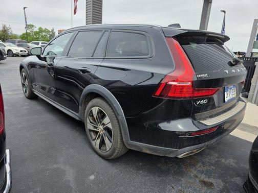 2020 Volvo V60 Cross Country T5