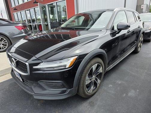 2020 Volvo V60 Cross Country T5