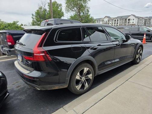 2020 Volvo V60 Cross Country T5