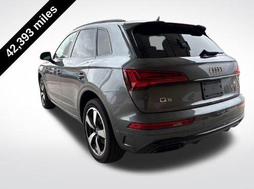 Daytona Gray Pearl Effect 2022 Audi Q5 45 S line Prestige