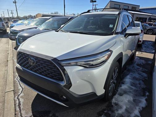 2024 Toyota Corolla Cross XLE