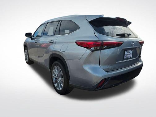 Celestial Silver Metallic 2023 Toyota Highlander Limited