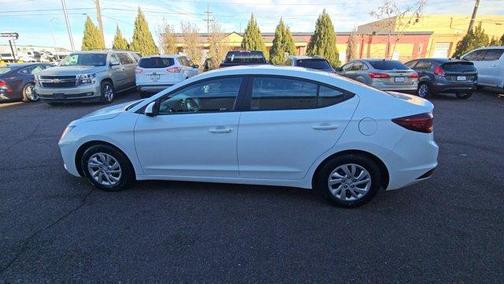 2020 Hyundai ELANTRA SE