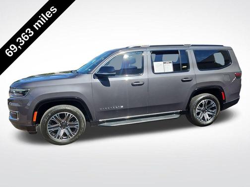 Metallic 2024 Jeep Wagoneer Series II