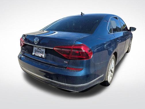 Tourmaline Blue Metallic 2018 Volkswagen Passat 2.0T SE