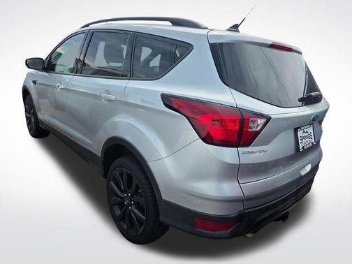 Ingot Silver 2019 Ford Escape SE