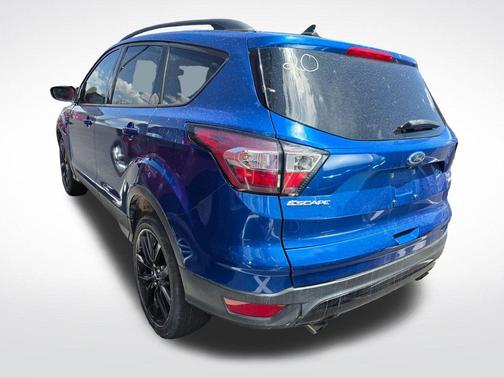 Lightning Blue Metallic 2018 Ford Escape SE