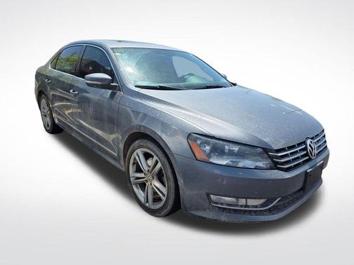 Gray 2015 Volkswagen Passat 2.0L TDI DSG SEL Premium