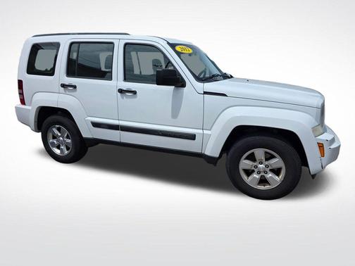 Bright White Clearcoat 2012 Jeep Liberty Sport