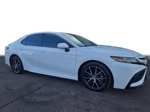 2024 Toyota Camry Hybrid SE