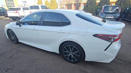 2024 Toyota Camry Hybrid SE