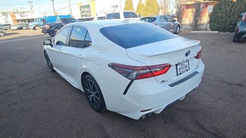 2024 Toyota Camry Hybrid SE