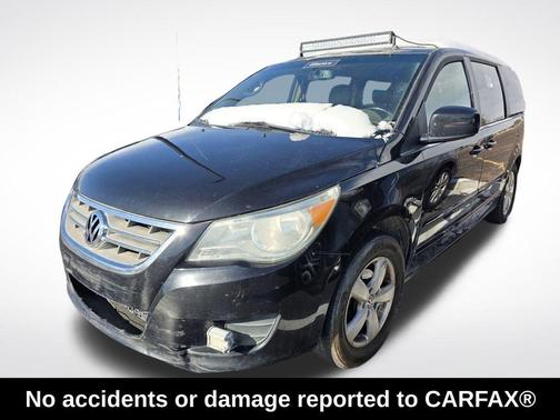 2011 Volkswagen Routan SE