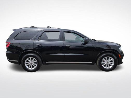 DB Black Crystal Clearcoat 2023 Dodge Durango SXT
