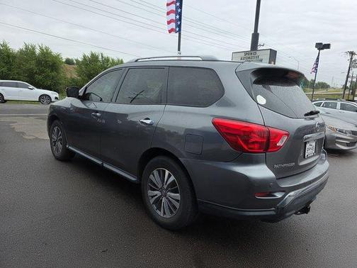 2019 Nissan Pathfinder SL