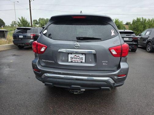 2019 Nissan Pathfinder SL