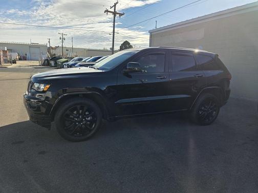2017 Jeep Grand Cherokee Altitude