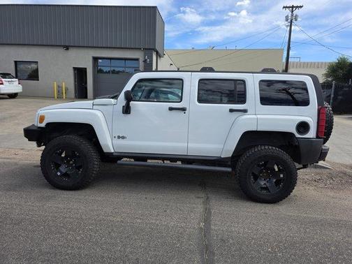 2006 Hummer H3 Base