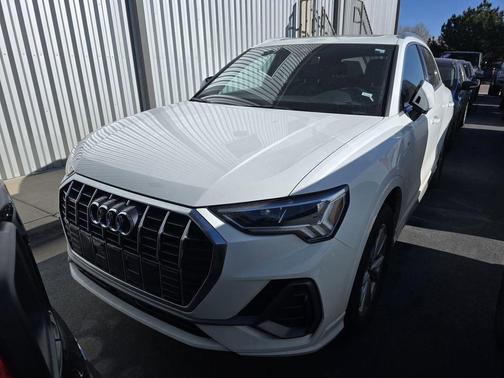 2024 Audi Q3 45 S line Premium