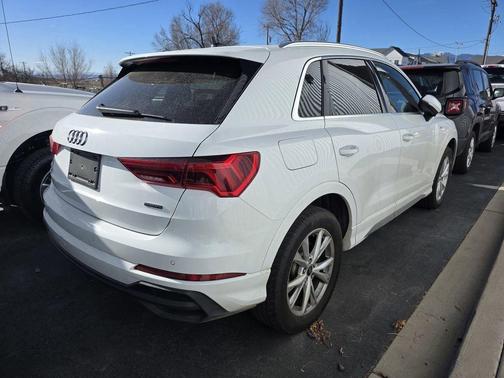 2024 Audi Q3 45 S line Premium