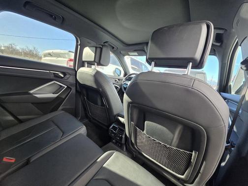 2024 Audi Q3 45 S line Premium