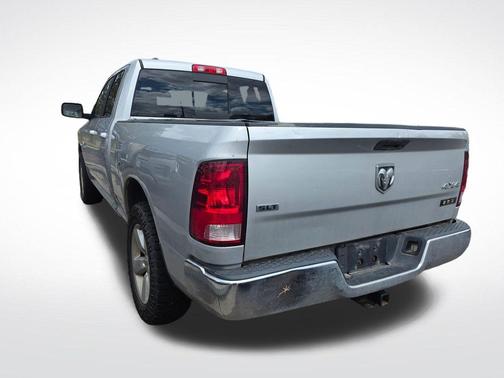 Bright Silver Clearcoat Metallic 2014 RAM 1500 SLT