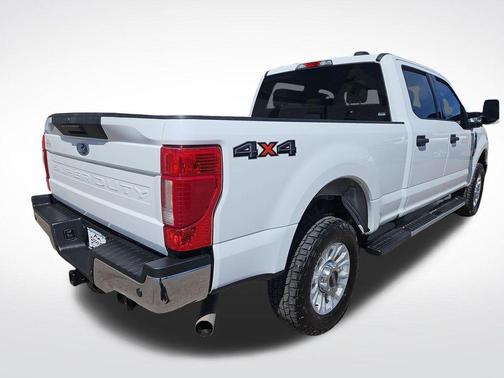 Oxford White 2022 Ford F-250 XLT