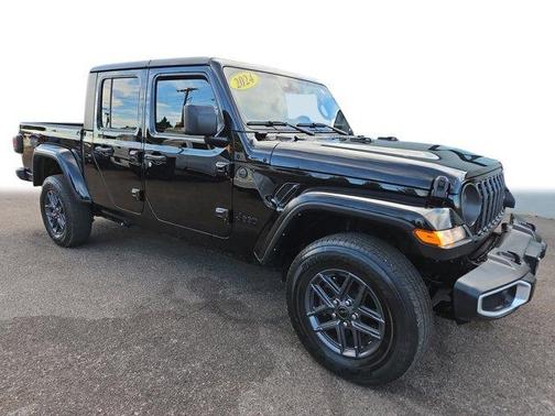 2024 Jeep Gladiator Sport