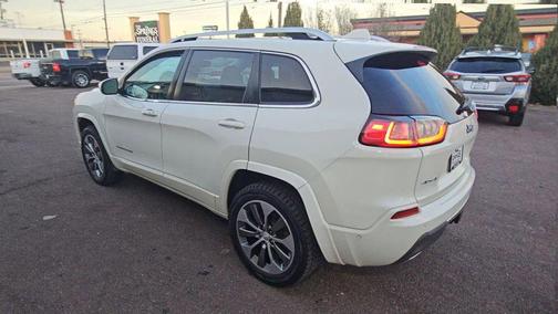 2019 Jeep Cherokee Overland