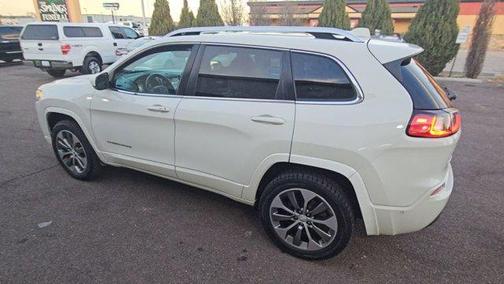 2019 Jeep Cherokee Overland