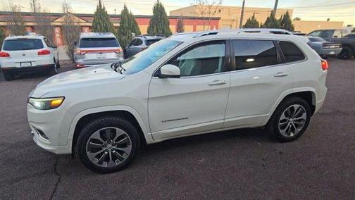 2019 Jeep Cherokee Overland