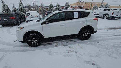 2017 Toyota RAV4 SE