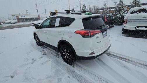 2017 Toyota RAV4 SE