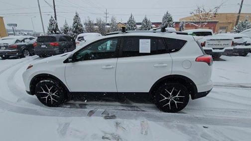 2017 Toyota RAV4 SE