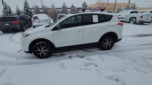 2017 Toyota RAV4 SE