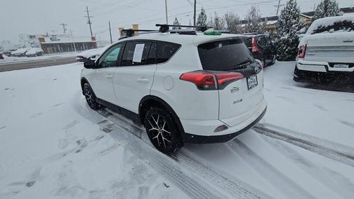 2017 Toyota RAV4 SE