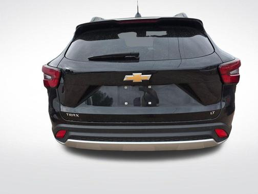 Black Metallic 2025 Chevrolet Trax LT