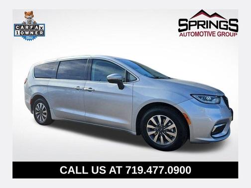 2023 Chrysler Pacifica Hybrid Touring L