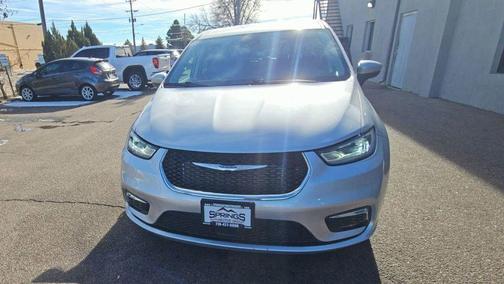 2023 Chrysler Pacifica Hybrid Touring L