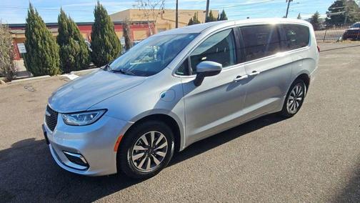 2023 Chrysler Pacifica Hybrid Touring L