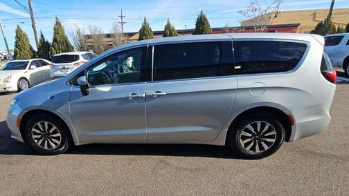 2023 Chrysler Pacifica Hybrid Touring L